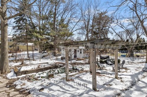 1605 Tarragon Dr, Madison WI  53716-1858 exterior