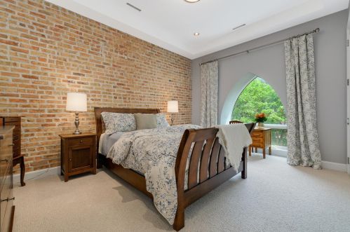 1048 Barry Ave, Chicago IL 60634-4610 exterior