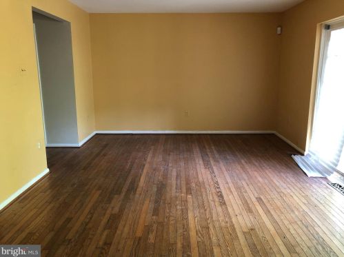 12261 Greenleaf Ave, Rockville, MD 20854-3328