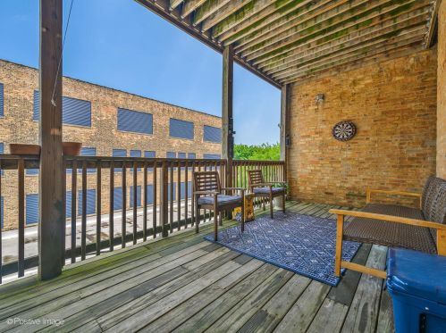 1500 Orleans St, Chicago IL 60610-6782 exterior