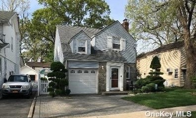 144 Carpenter St, Valley Stream NY 11580-4403 exterior