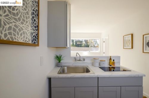 2238 Russell St, Berkeley CA 94705-2333 exterior