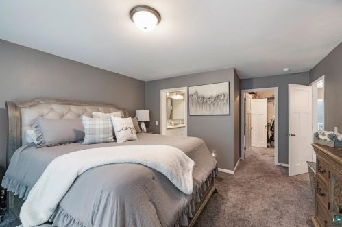 3258 Tischer Rd, Duluth MN 55803-9786 exterior