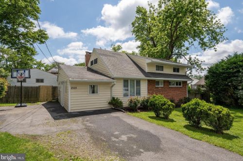 203 Nimitz Ave, Rockville, MD 20851-1168