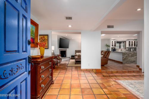 6101 Camino De Santa Valera, Tucson AZ  85718-3722 exterior