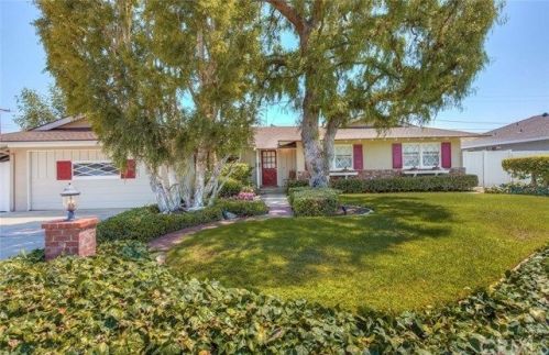 18202 Lucero Way, Tustin CA  92780-2628 exterior