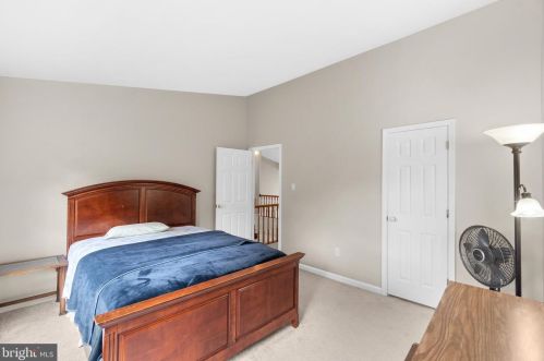 10158 Bracken Dr, Ellicott MD  21042-1675 exterior