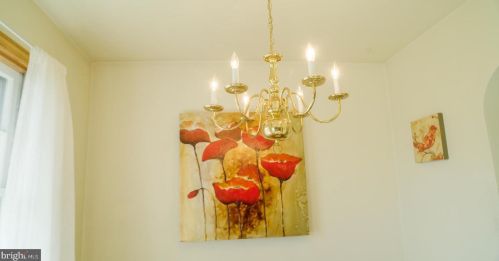 22 Lincoln Dr, Hanover PA 17331-4906 exterior