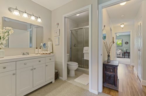 5 Mayfair Ln, Boynton Beach FL 33426-7717 exterior