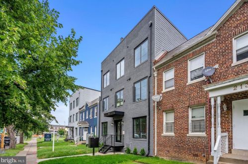 217 20th St, Washington, DC 20002-6756