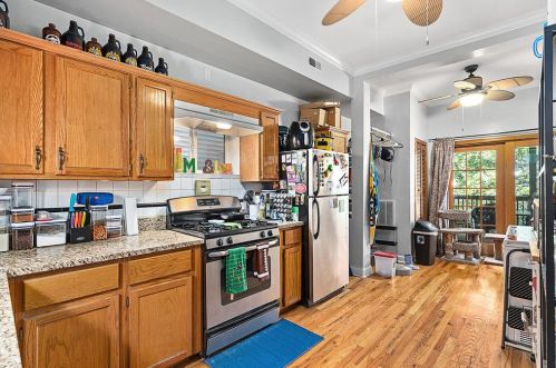 3046 Leavitt St, Chicago IL 60618-8114 exterior