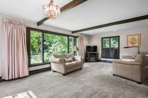 1 Lincoln Dr, Poughkeepsie NY 12601-6004 exterior