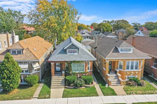 7235 Washtenaw Ave, Chicago IL  60645-1435 exterior