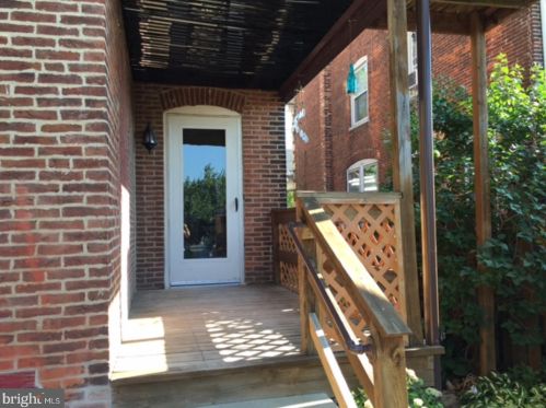 1064 Queen St, Pottstown, PA 19464-5828