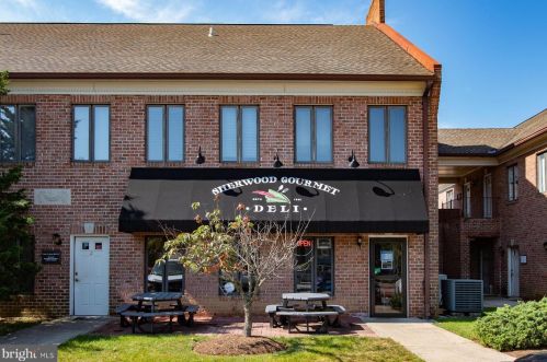 1803 Cool Spg Dr, Alexandria VA 22308-1630 exterior