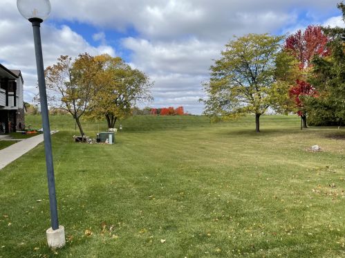 10876 Donna Dr, Milwaukee, WI 53224-2218