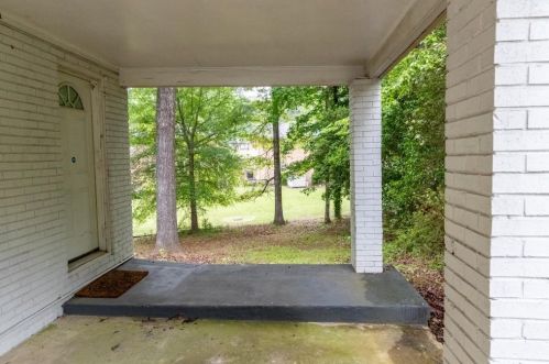 2957 Eleanor Ter, Atlanta GA  30318-6078 exterior