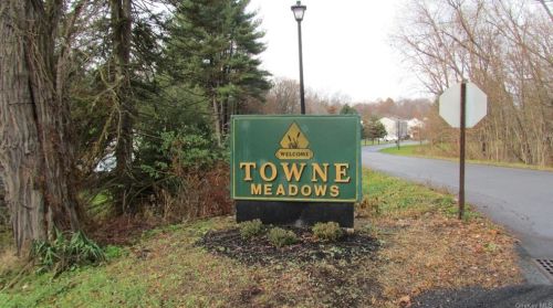 9 Harvard Dr, Poughkeepsie NY 12603-1159 exterior