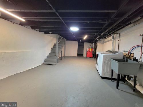 931 11 St, Philadelphia PA 19147-1901 exterior