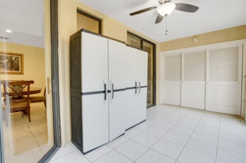 5250 Europa Dr, Boynton Beach FL 33437-2152 exterior