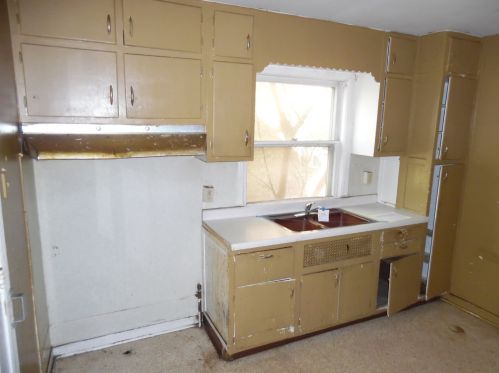 14324 Dearborn St, Chicago IL 60827-2858 exterior