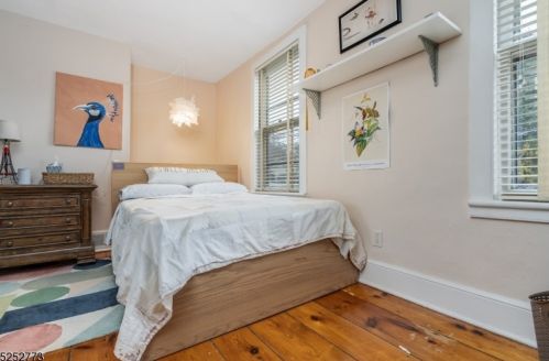 31 Ctr St, Clinton NJ exterior