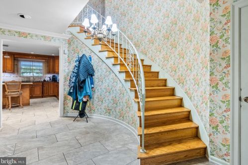 3883 Dempsey Ln, Huntingdon Valley PA  19006-1901 exterior