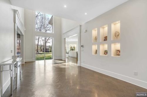 19 Duck Pond Rd, Demarest NJ  07627-2305 exterior