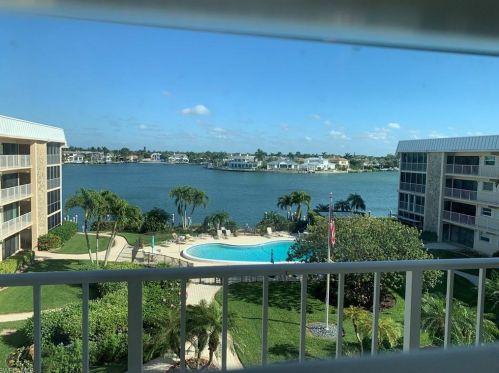 3450 Gulf Shore Blvd, Naples FL 34103-3628 exterior