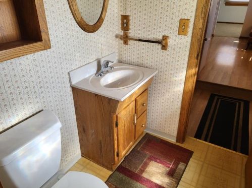 8237 New Jersey Ave, Milwaukee WI 53220-1641 exterior