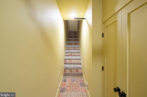 1718 Fairmount Ave, Philadelphia PA  19130-2812 exterior