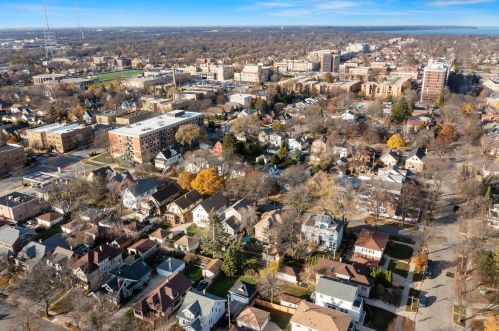 1901 Newton Ave, Milwaukee WI  53211-2531 exterior