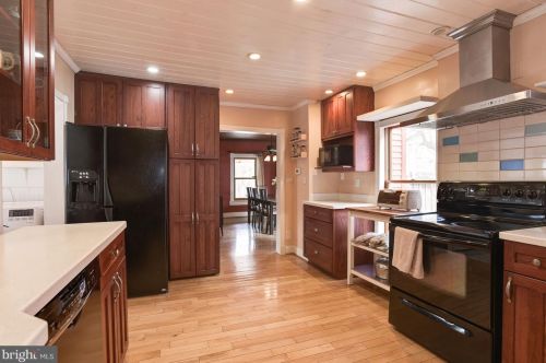 716 Silver Spring Ave, Silver Spring MD 20910-4615 exterior