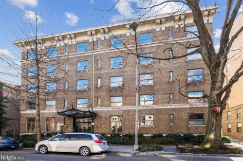 1734 P St, Washington DC  20036-1323 exterior