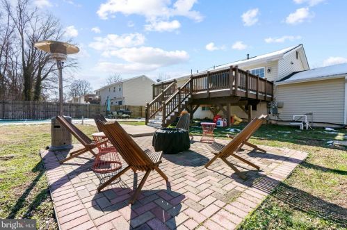 8213 Cooper St, Alexandria VA 22309-1052 exterior