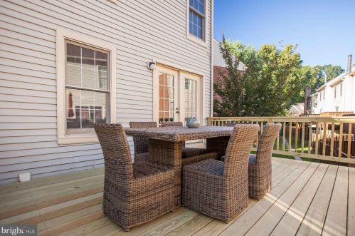 10513 Grove Ridge Pl, Rockville MD 20852-4655 exterior