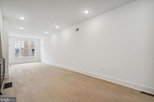 1121 26 St, Philadelphia PA 19146-3849 exterior