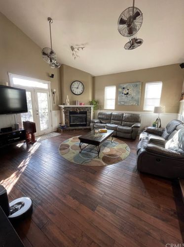 13828 Greenbrier Ave, Bellflower CA 90706-2242 exterior