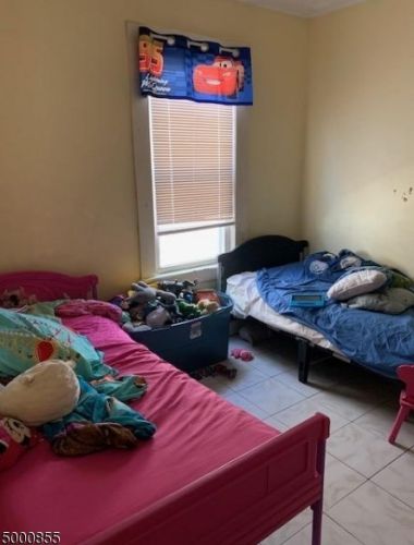 27 Kling St, Town Center NJ 07052-5510 exterior