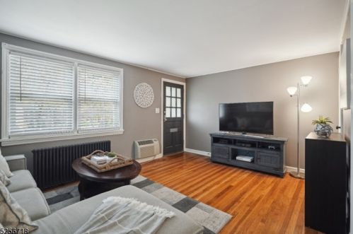 301 Lincoln Park, Cranford NJ  07016-3122 exterior