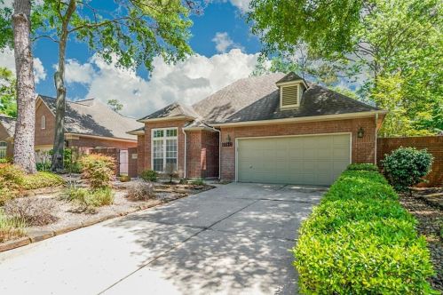 3218 Redwood Lake Dr, Humble TX 77345-1128 exterior