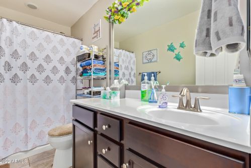 2005 Anderson Dr, Phoenix AZ 85022 exterior