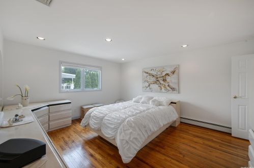 6 Bethal Ln, Commack NY 11725-1003 exterior