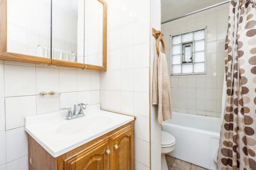 3240 Oriole Ave, Chicago IL 60634-3249 exterior