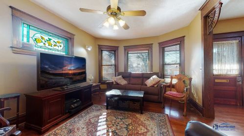 330 Ridgeland Ave, Waukegan IL 60085-2063 exterior