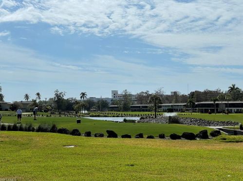 96 Glades Blvd, Naples, FL 34112-5025