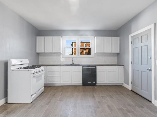 47 Luna St, Providence, RI 02904-2434