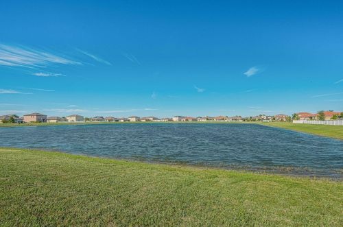 901 Bent Creek Dr, Fort Pierce FL  34947-1331 exterior