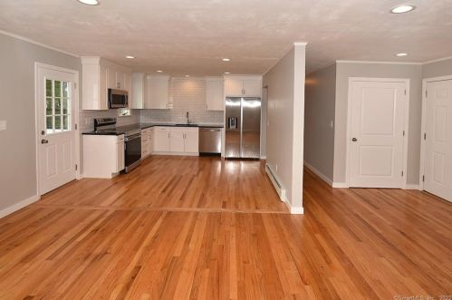 18 Westerly Dr, Enfield CT 06082-4031 exterior