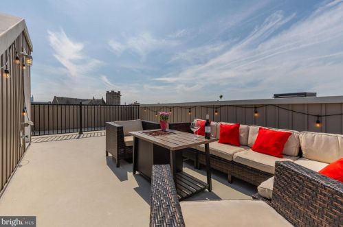 2123 Cumberland St, Philadelphia PA 19125-1718 exterior